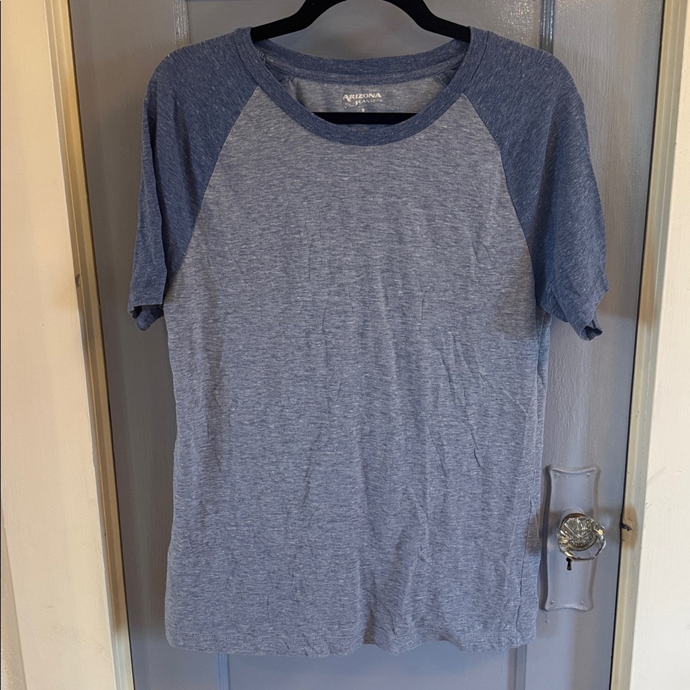 Mens Arizona Tee. Size M.